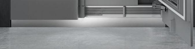 Liebherr Monolith Цоколь из нержавеющей стали 121,9 см фото